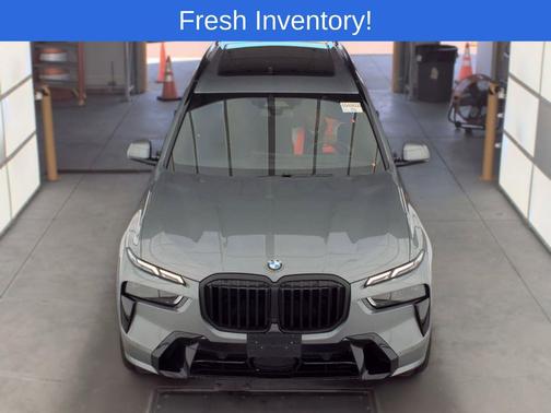 Gray Metallic 2026 BMW X7 xDrive40i
