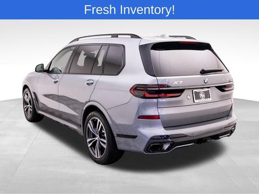 Gray Metallic 2026 BMW X7 xDrive40i