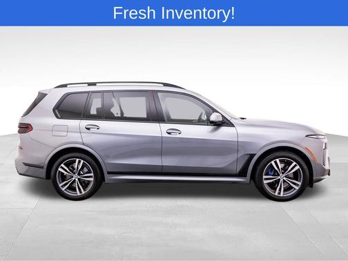 Gray Metallic 2026 BMW X7 xDrive40i