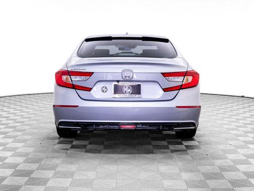 Lunar Silver Metallic 2018 Honda Accord EX