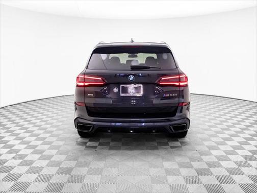 2022 BMW X5 M50i