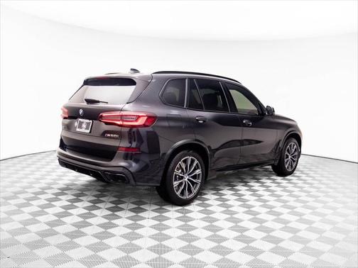 2022 BMW X5 M50i