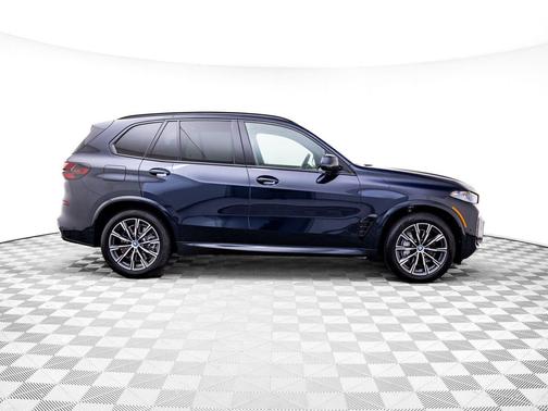 Carbon Black Metallic 2025 BMW X5 PHEV xDrive50e