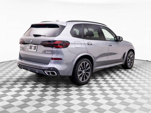Skyscraper Grey Metallic 2025 BMW X5 M60i