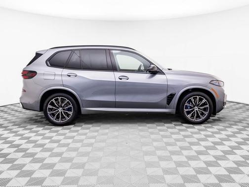 Skyscraper Grey Metallic 2025 BMW X5 M60i