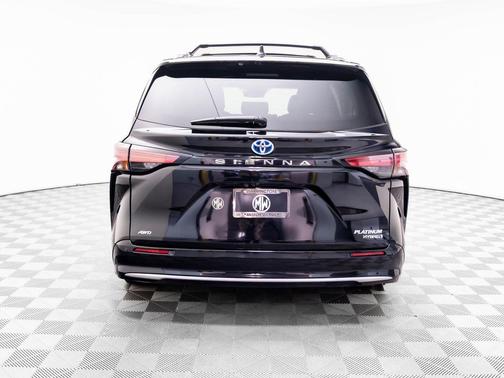 2024 Toyota Sienna Platinum 7 Passenger