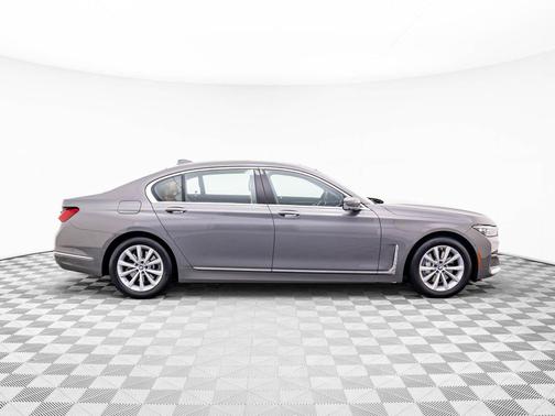 2022 BMW 740 i xDrive