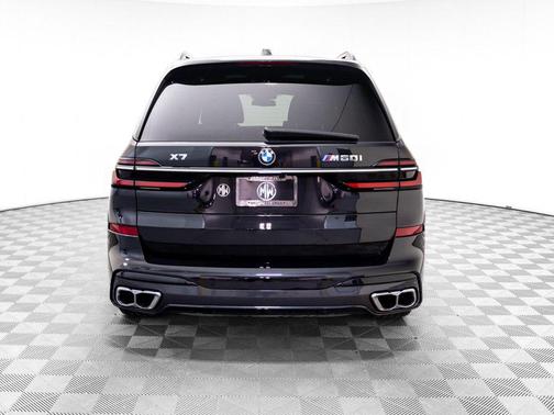 2025 BMW X7 M60i