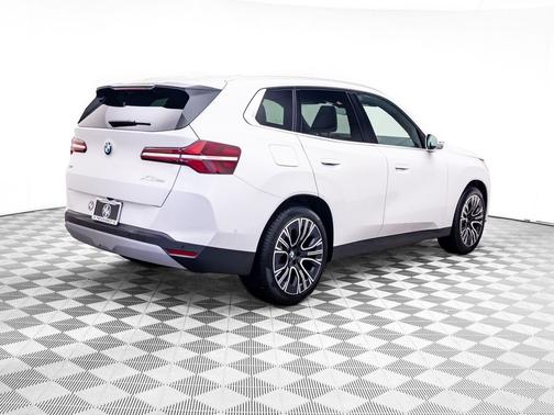 Mineral White Metallic 2025 BMW X3 30 xDrive