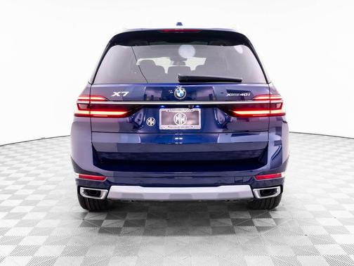 Tanzanite Blue II Metallic 2026 BMW X7 xDrive40i