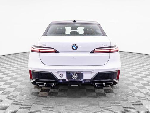 2025 BMW 760 xDrive