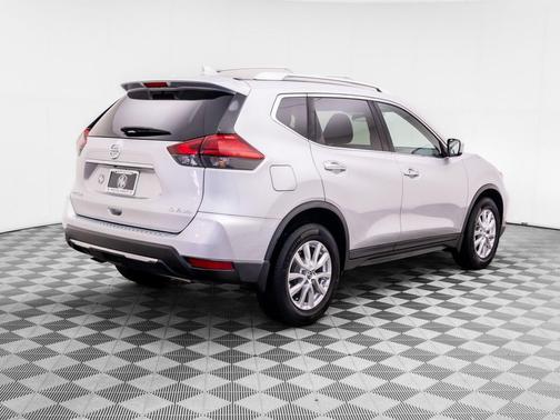 Brilliant Silver 2017 Nissan Rogue SV