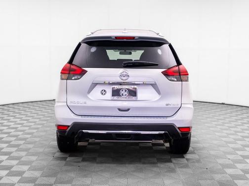 Brilliant Silver 2017 Nissan Rogue SV