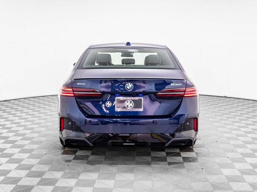 2026 BMW 530 i xDrive