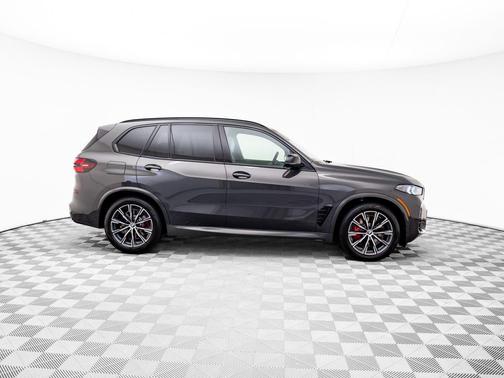 Dravit Grey Metallic 2026 BMW X5 M60i