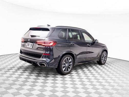 2022 BMW X5 M50i