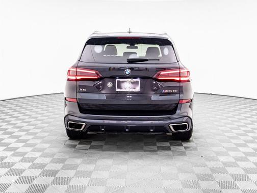 2022 BMW X5 M50i