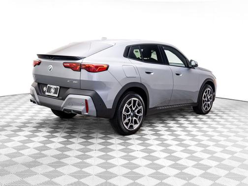 2025 BMW X2 xDrive28i