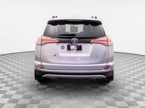 2016 Toyota RAV4 SE