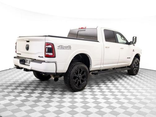 2019 RAM 2500 Laramie Crew Cab 4x4 6'4' Box