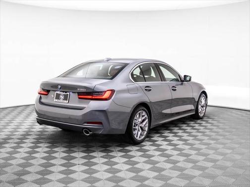 2025 BMW 330 i xDrive
