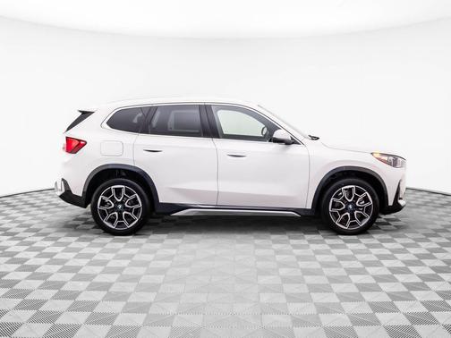 Alpine White 2026 BMW X1 xDrive28i