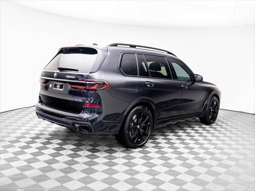 2024 BMW X7 M60i