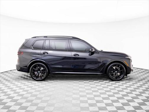 2024 BMW X7 M60i