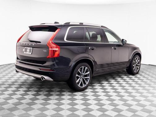 Onyx Black Metallic 2019 Volvo XC90 T5 Momentum