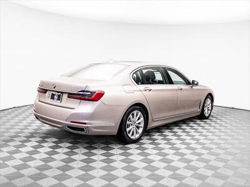 2022 BMW 740 i xDrive