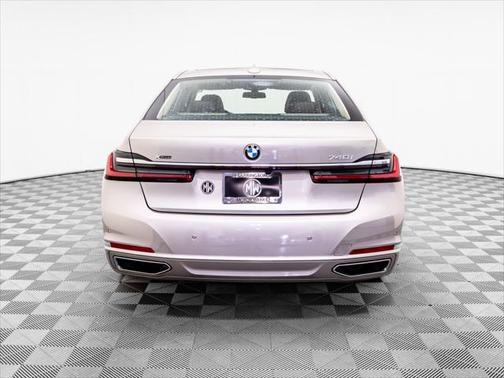 2022 BMW 740 i xDrive