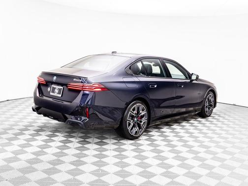 2026 BMW 550e 550e xDrive