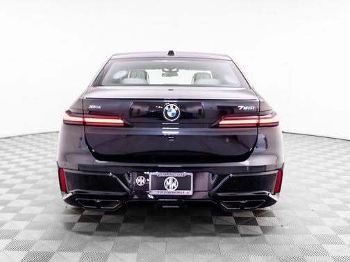 Black Sapphire Metallic 2026 BMW 760 xDrive
