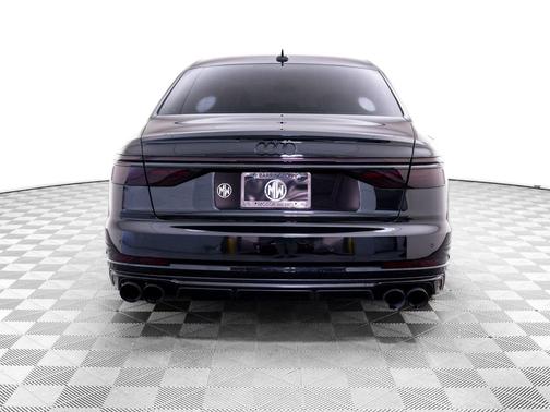 Mythos Black Metallic 2023 Audi S8 4.0T