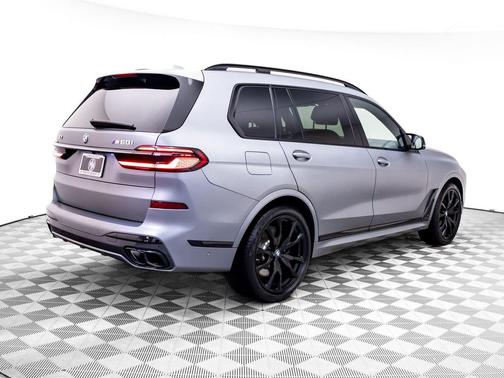 Frozen Pure Grey Metallic 2024 BMW X7 M60i