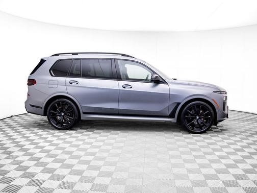 Frozen Pure Grey Metallic 2024 BMW X7 M60i