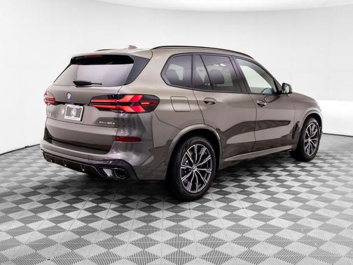 Manhattan Green Metallic 2026 BMW X5 PHEV xDrive50e