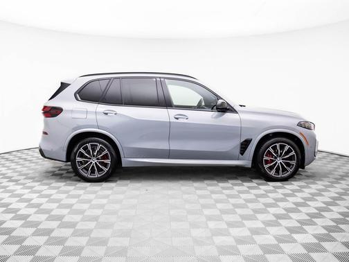 2025 BMW X5 M60i