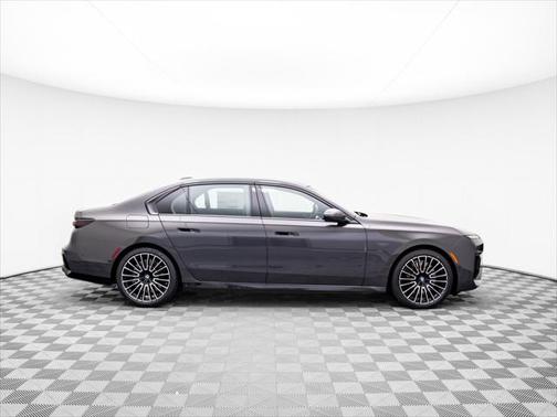 2025 BMW 760 i xDrive