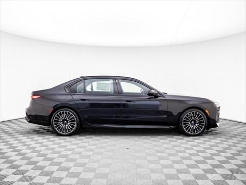 2025 BMW 760 i xDrive