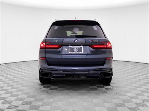 2022 BMW X7 M50i