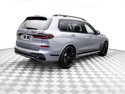 2026 BMW X7 M60i