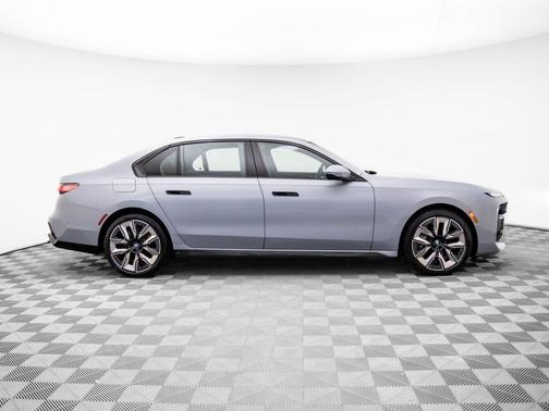 2023 BMW 760 i xDrive