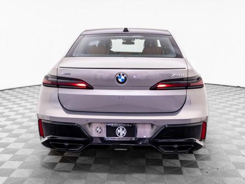 Oxide Grey Metallic 2023 BMW 760 i xDrive