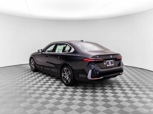 2025 BMW i5 xDrive40