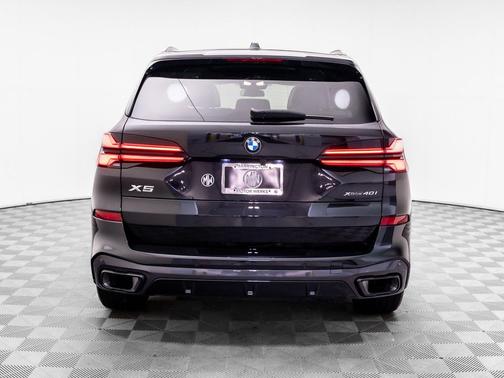 Black Sapphire Metallic 2024 BMW X5 xDrive40i