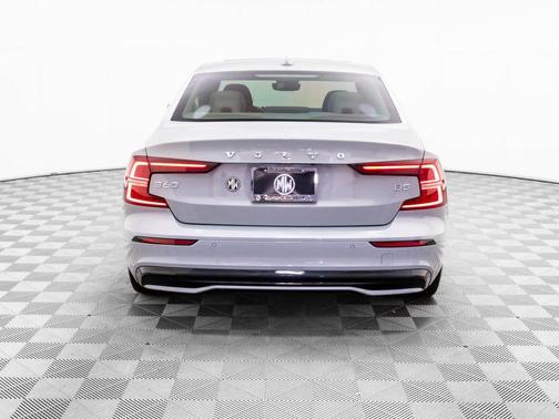 2024 Volvo S60 B5 Core Dark Theme