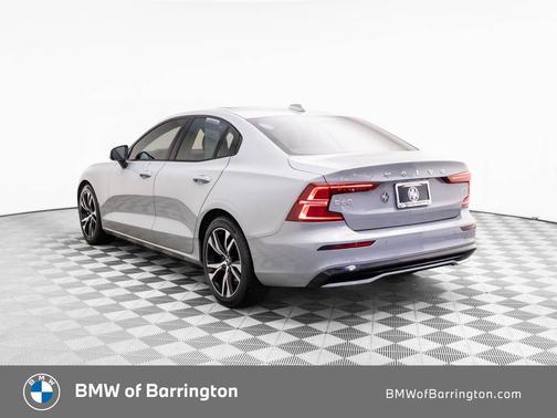 2024 Volvo S60 B5 Core Dark Theme