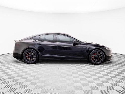 2023 Tesla Model S Plaid