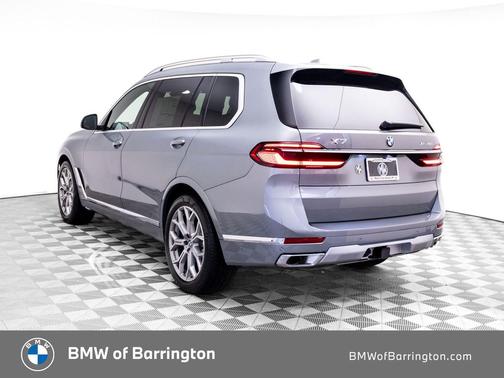 Skyscraper Grey Metallic 2026 BMW X7 xDrive40i